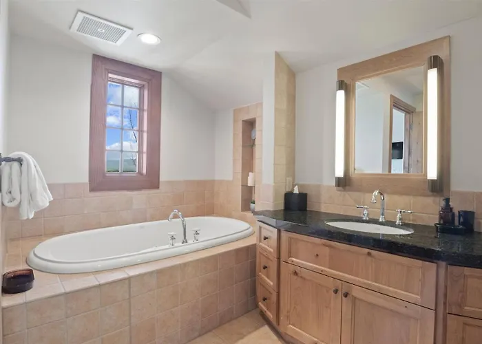Rmr: Crystal Springs 401 In Apartment