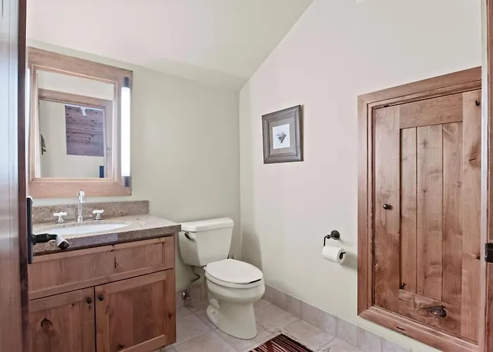 Rmr: Crystal Springs 401 In Apartment